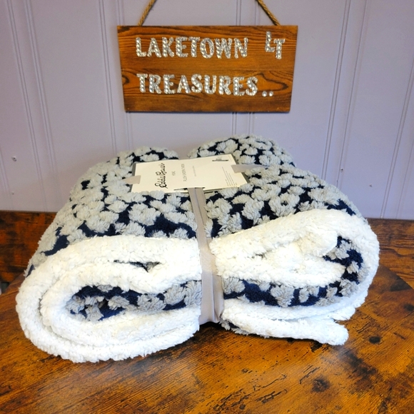 Eddie Bauer plush Sherpa Throw-blue/grey/white - Picture 2 of 6